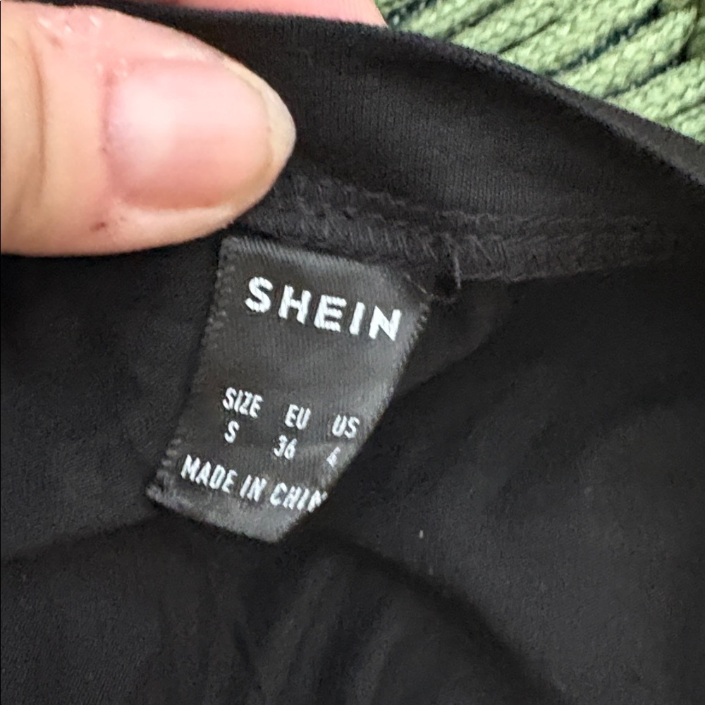 Never worn SHEIN small crop top 1695 - Picture 5 of 6